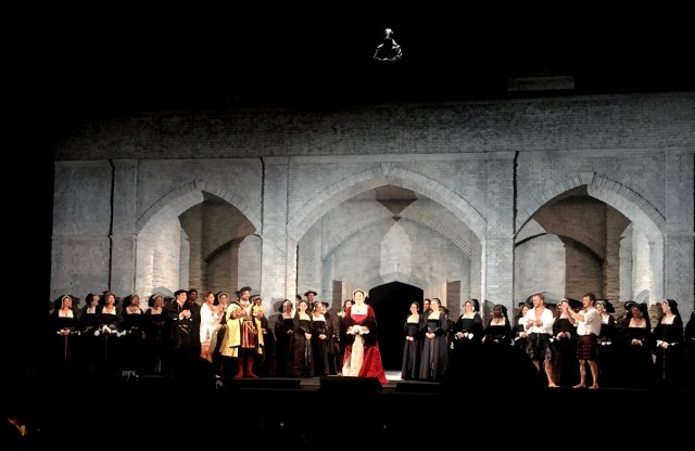 Jamie Barton in Anna Bolena curtain call at the Met